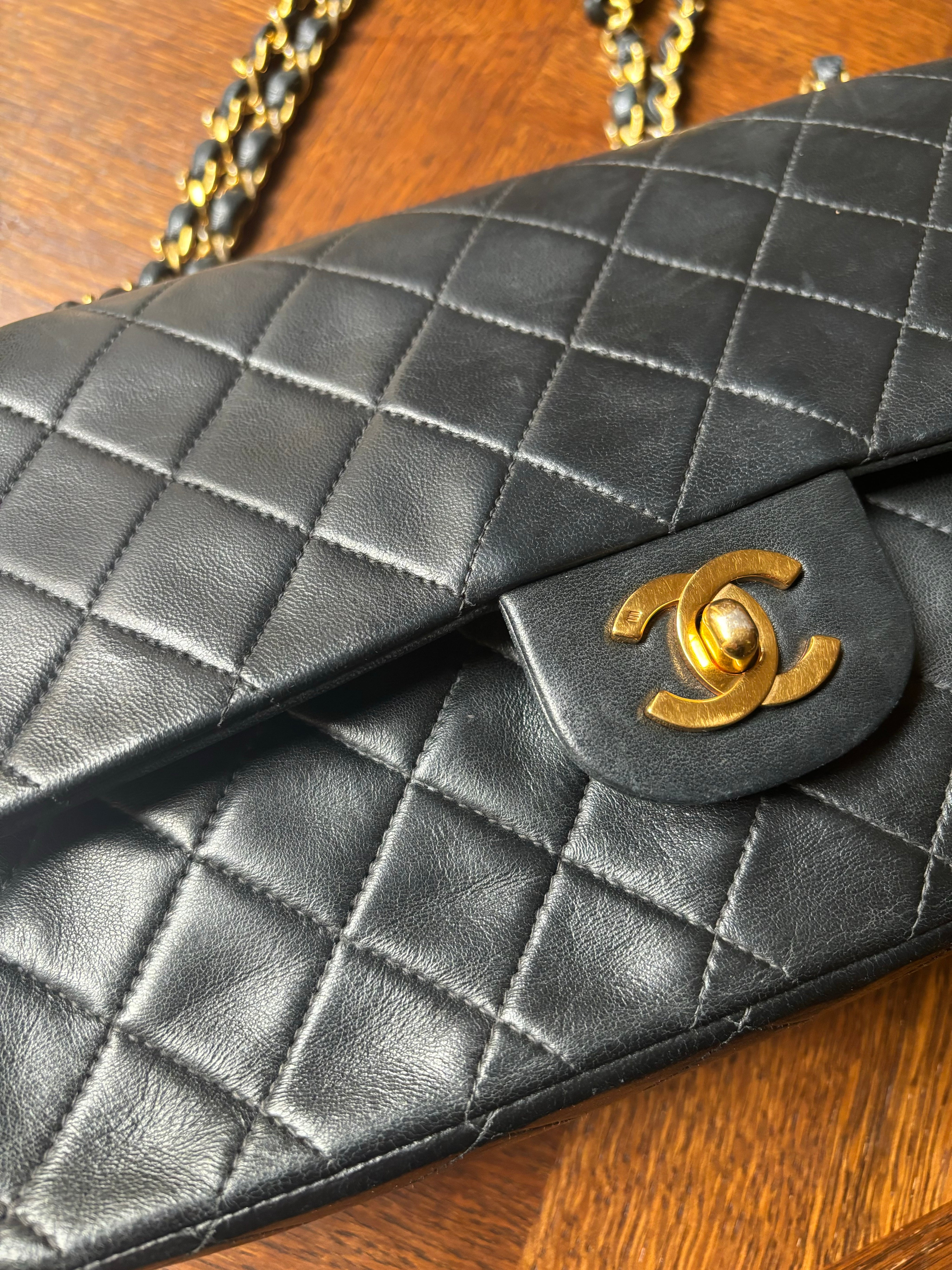 CHANEL • Timeless 25 double flap bag • Black