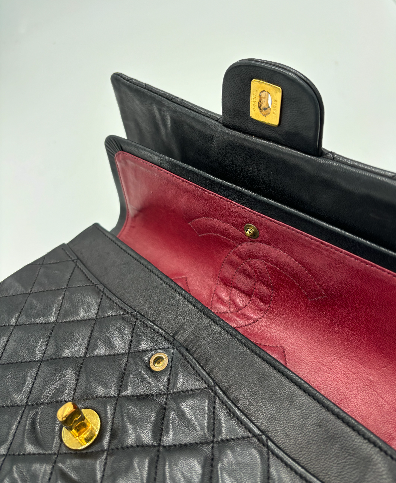 CHANEL • Timeless 25 double flap bag • Black